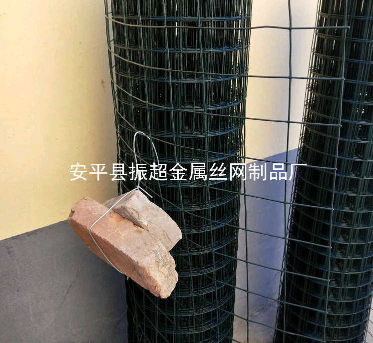 圈雞鐵絲網(wǎng)，圈鴨鐵絲網(wǎng)圍欄-m.mh1831.com